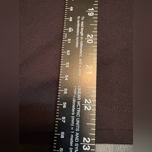 PINK Victoria's Secret VT Black Women's Top with White Accents - Picture 10 of 10